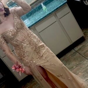 Prom dress, size 4, gold color.